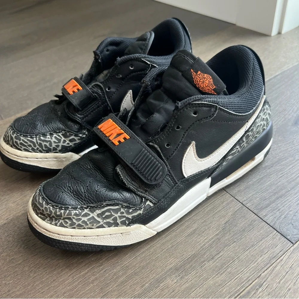 Air Jordan Legacy 312 Low Big Kids' Shoes (CD9054-018 Black/Orange Size 6.5 Y